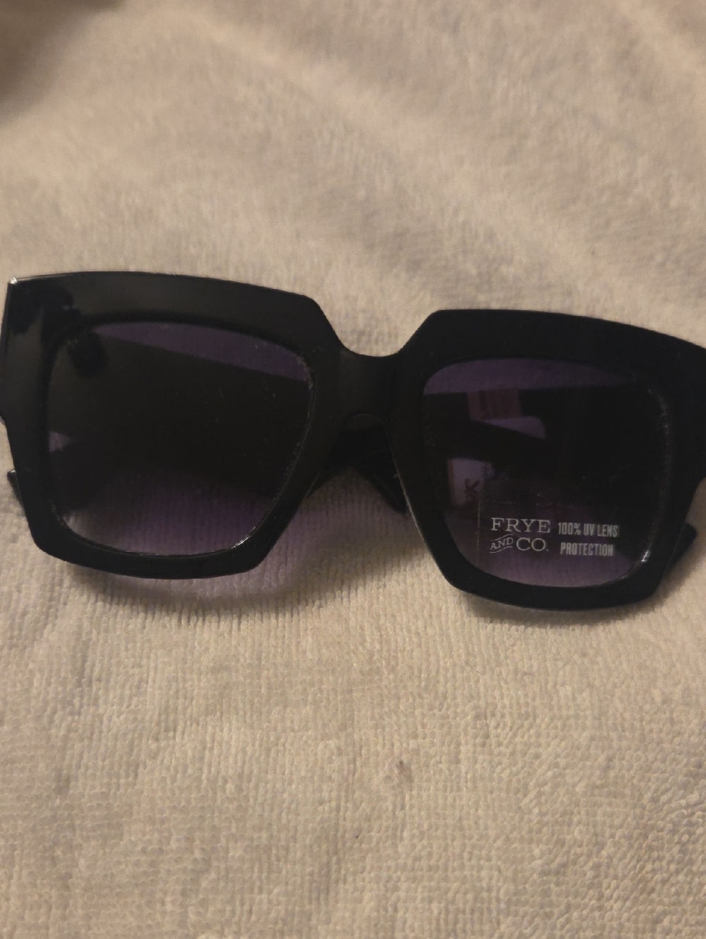 FRYE AND CO. Black Oversized Square Sunglasses(21)